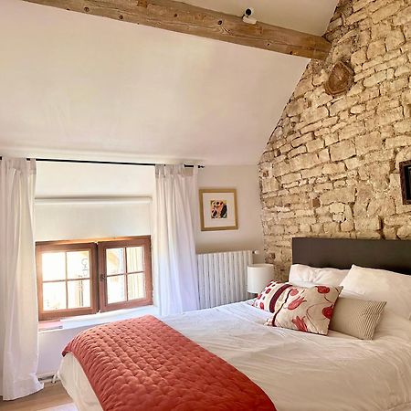 La Cour Des Delices Panzió Gigny  Kültér fotó