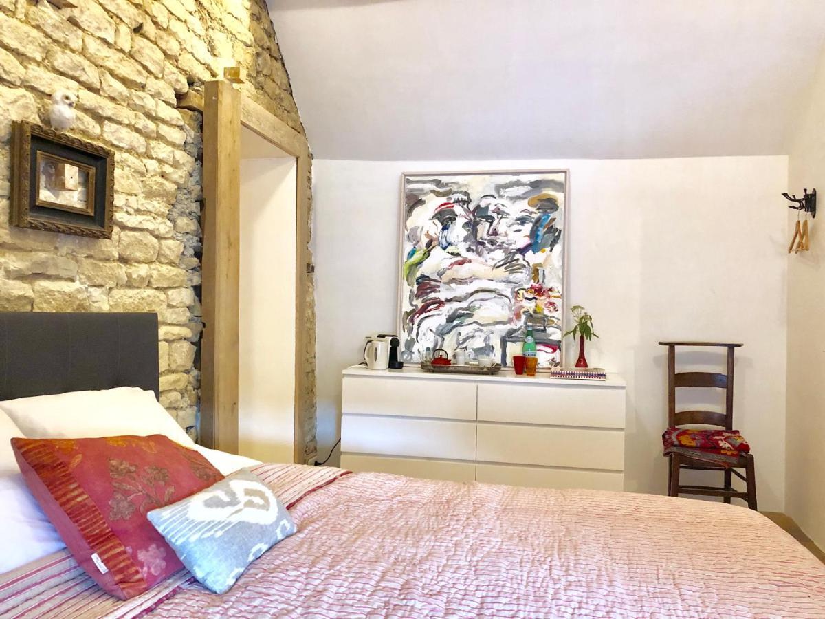 La Cour Des Delices Panzió Gigny  Kültér fotó