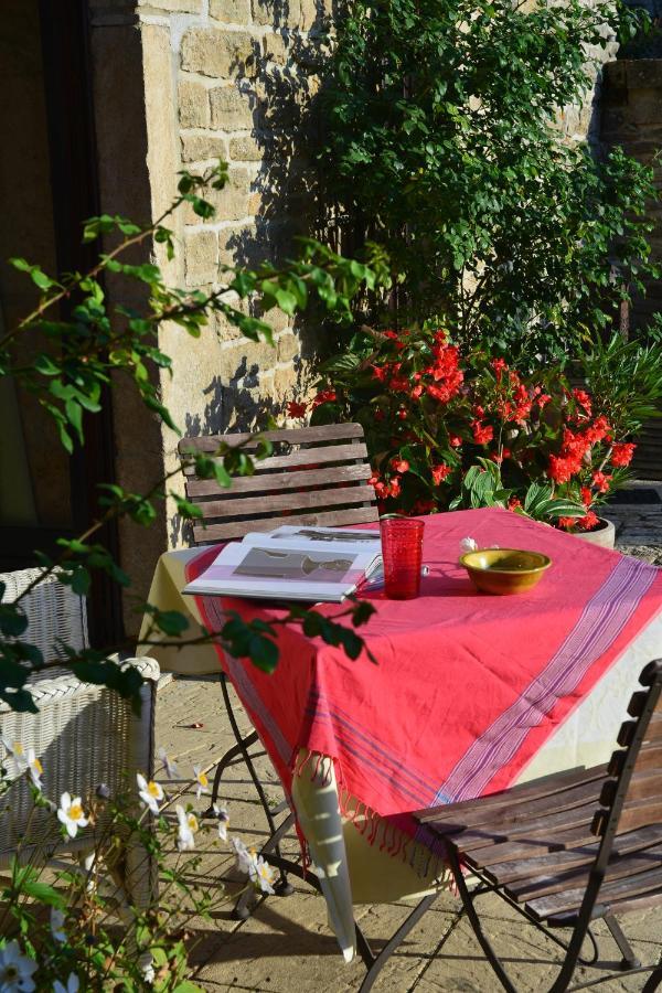 La Cour Des Delices Panzió Gigny  Kültér fotó