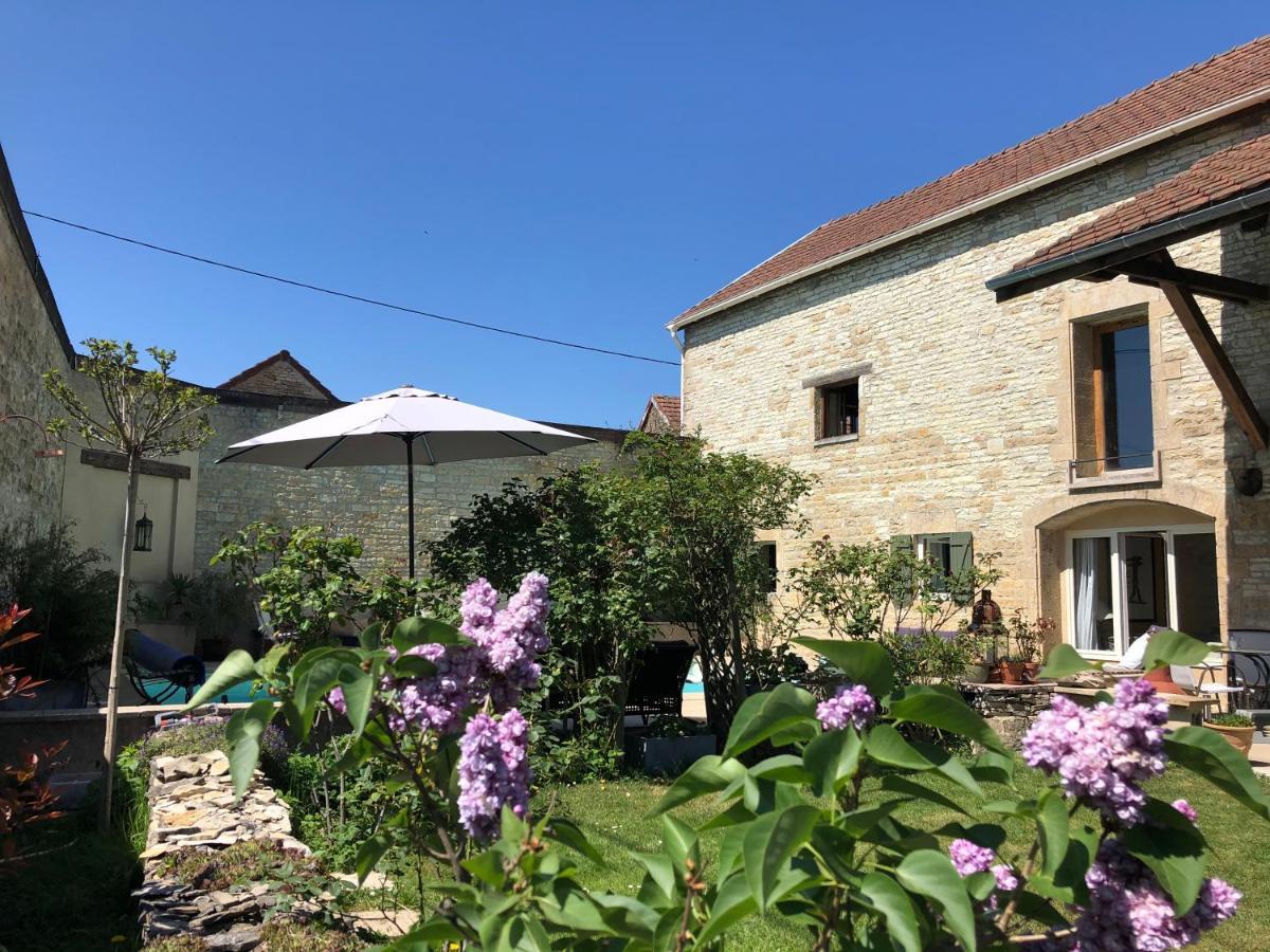 La Cour Des Delices Panzió Gigny  Kültér fotó