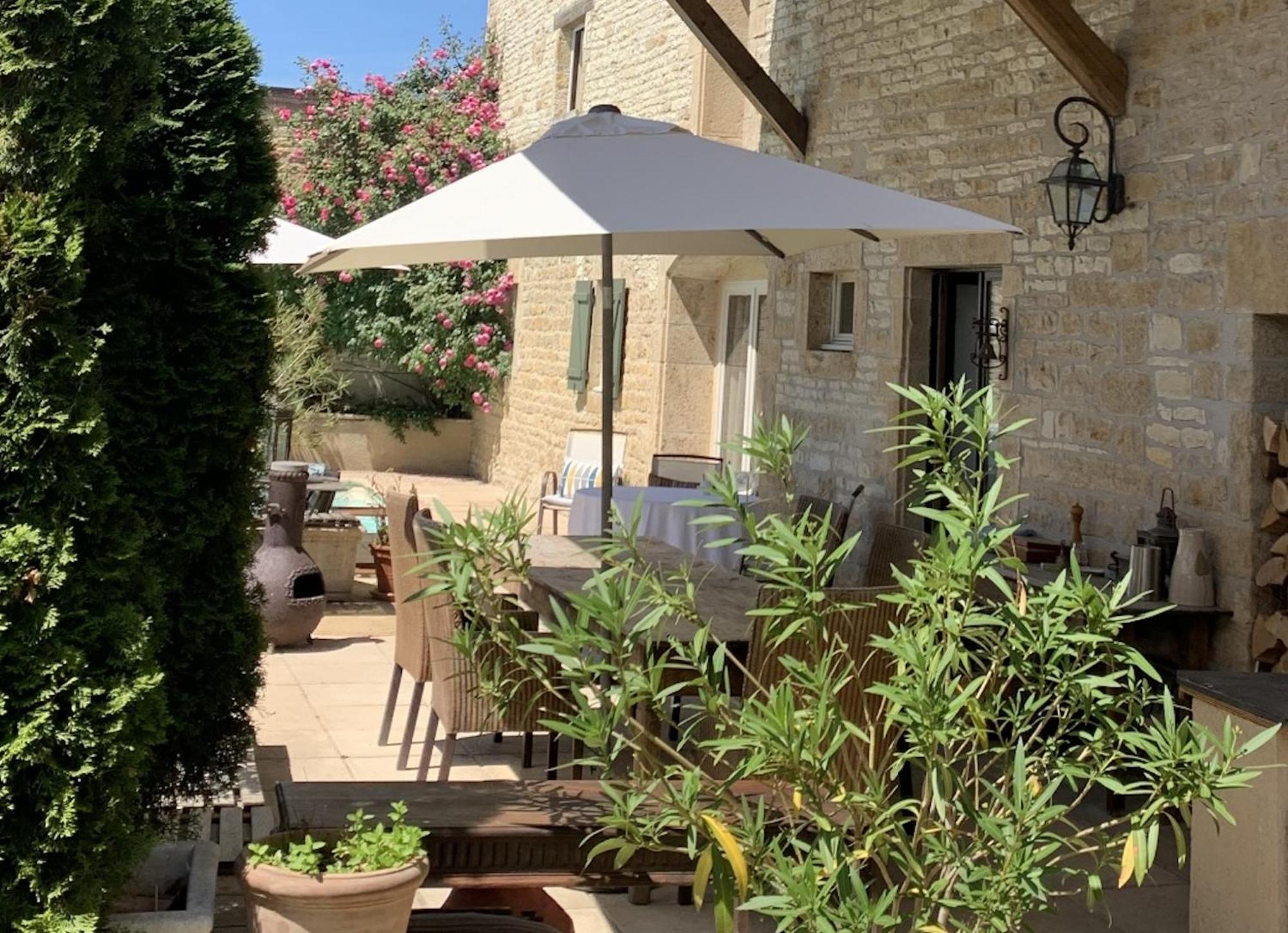 La Cour Des Delices Panzió Gigny  Kültér fotó
